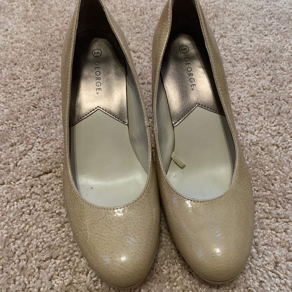 Lightly worn heels - Picture 1 of 2